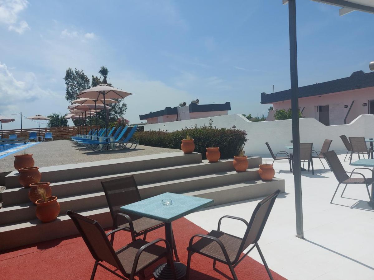 ホテル Aegean Pearl Tigaki エクステリア 写真